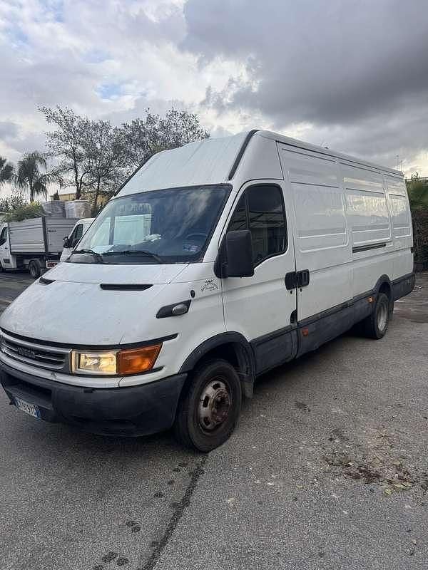 Usata Iveco Daily 179 CV (131 kW) 2005 Furgone