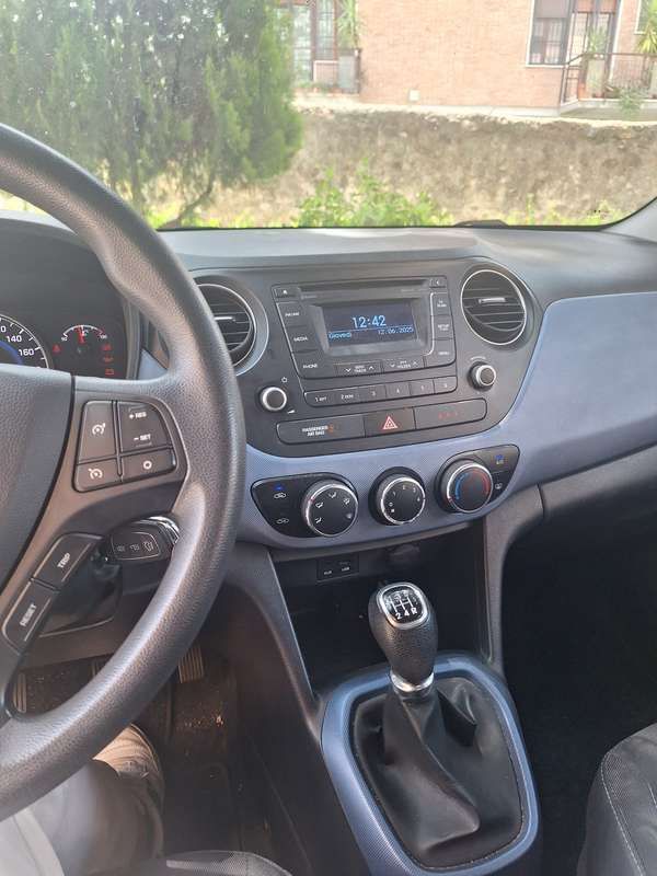 Usata Hyundai i10 69 CV (50 kW) 2014 Bianco Utilitaria