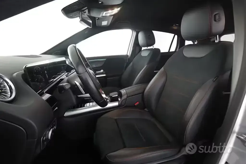 Usata Mercedes GLA180 116 CV (85 kW) 2022 Grigio SUV