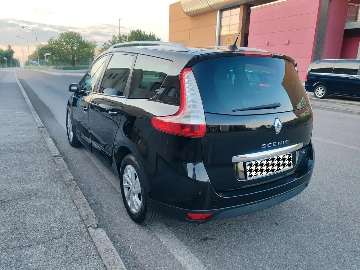 Usata Renault Scenic E-Tech 110 CV (80 kW) 2015 Nero Monovolume