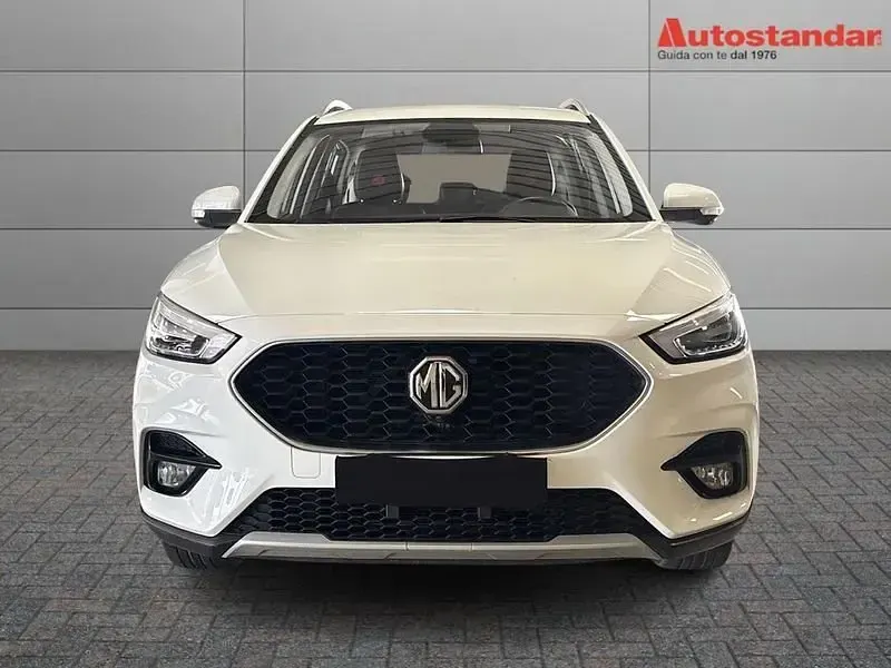 Usata MG ZS Luxury 106 CV (77 kW) 2023 Bianco SUV