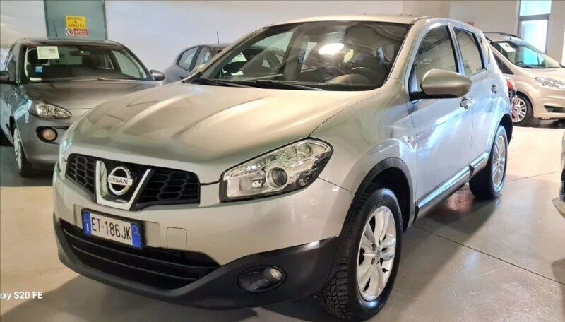 Usata Nissan Qashqai 360º 110 CV (80 kW) 2013 Argento metallizzato SUV