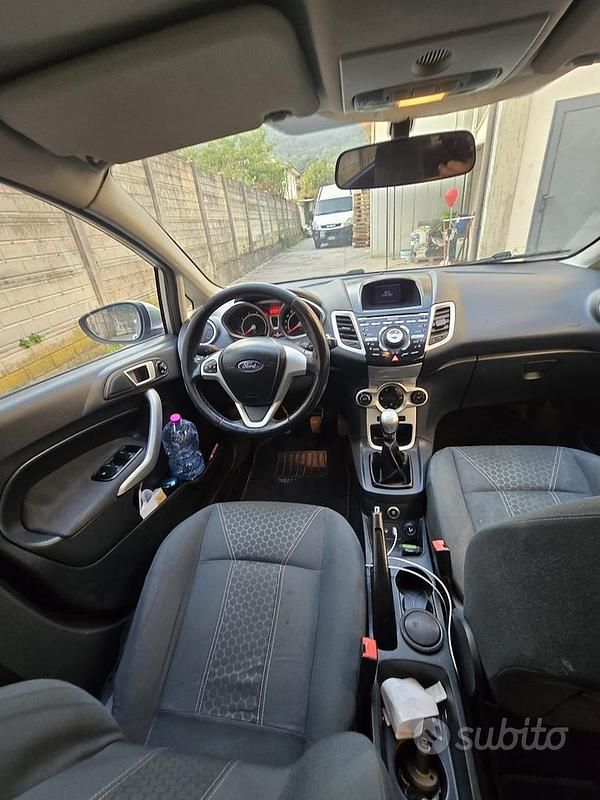 Usata Ford Fiesta 2012 Grigio Berlina