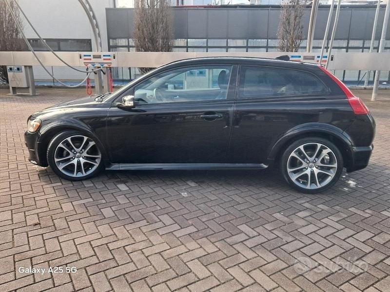 Usata Volvo C30 Summum 109 CV (80 kW) 2008 Nero Utilitaria