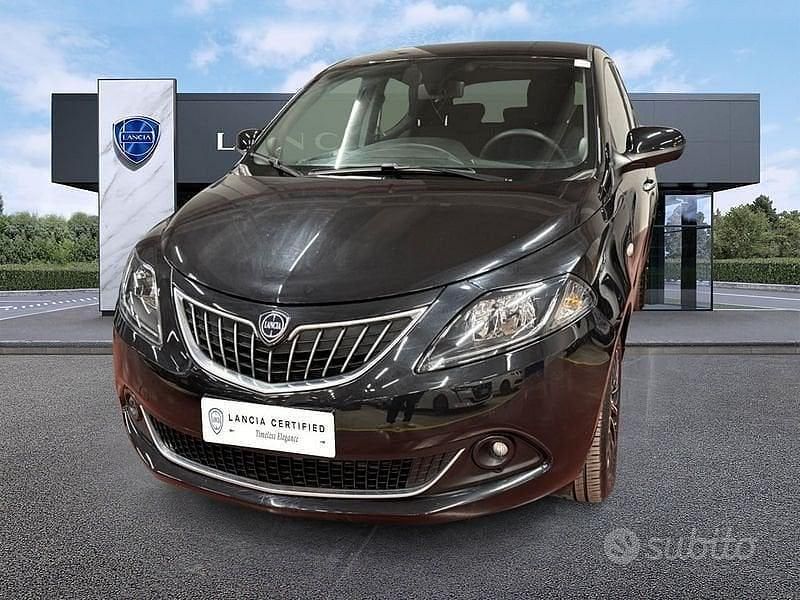 Usata Lancia Ypsilon 70 CV (51 kW) 2024 Nero Utilitaria