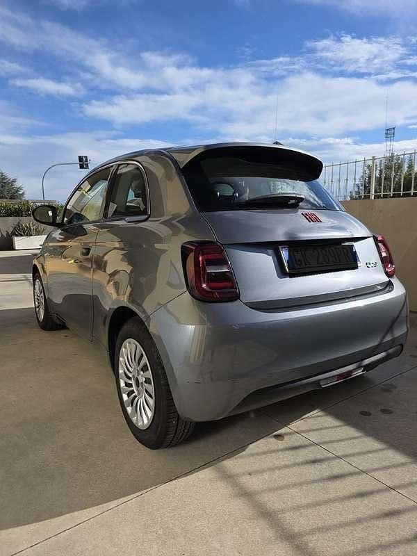 Usata Fiat 500e Red 42 kW (58 CV) 2022 Utilitaria