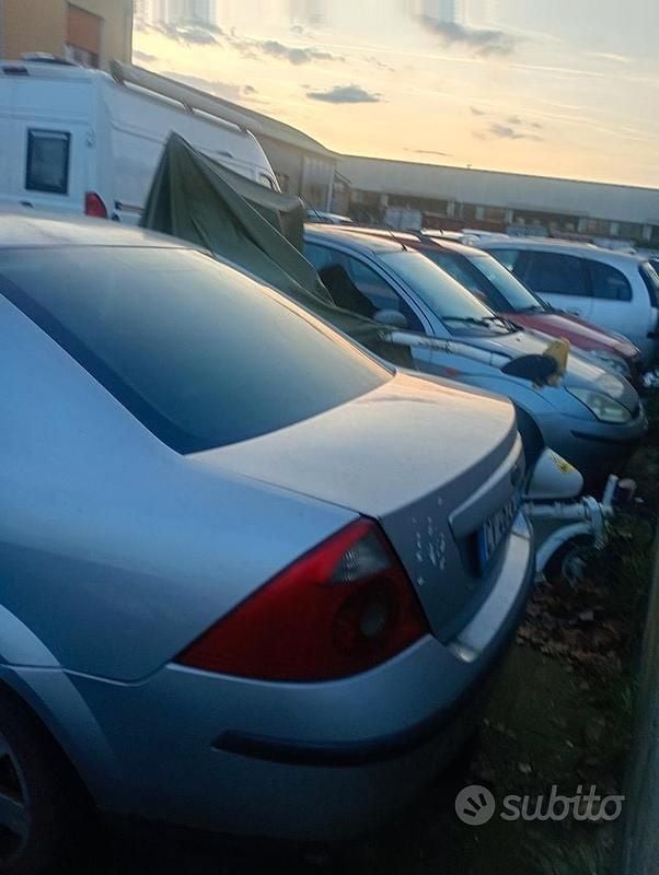 Usata Ford Mondeo Ghia 131 CV (96 kW) 2005 Berlina