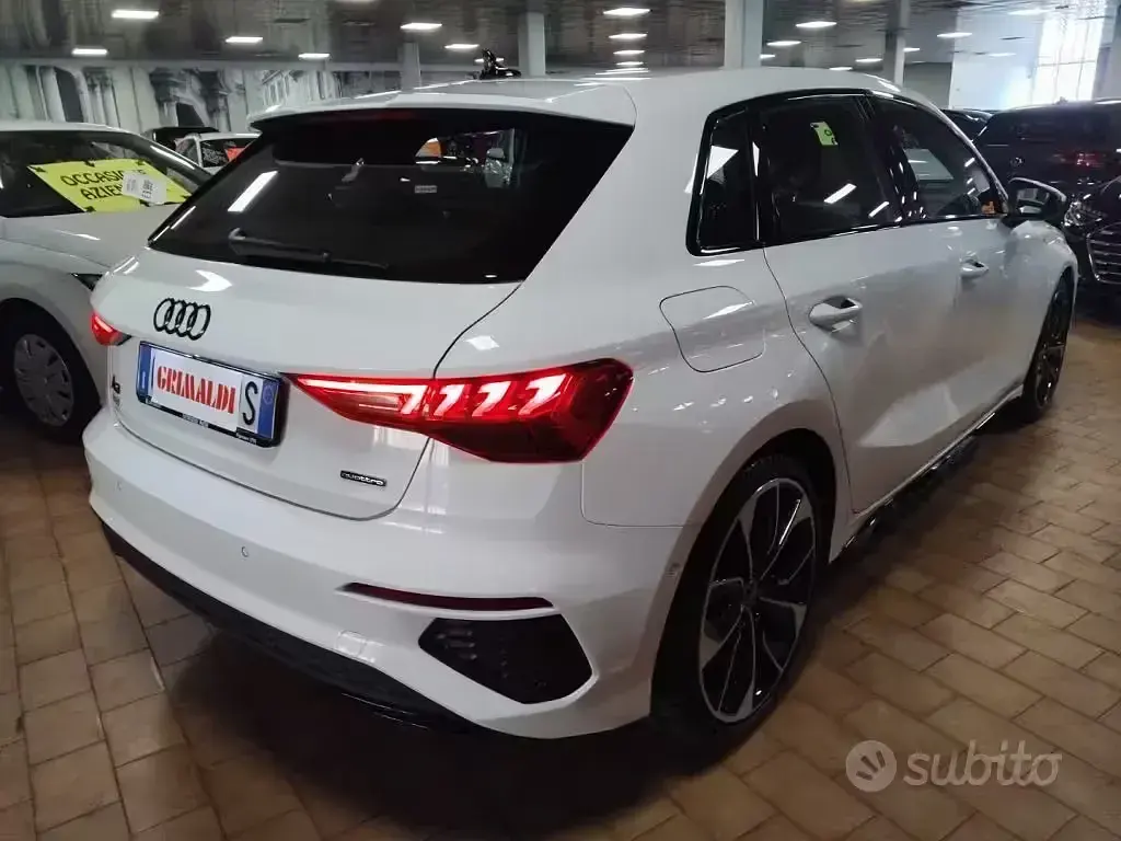 Usata Audi A3 S-Line 200 CV (147 kW) 2022 Bianco ibis / pastello Berlina