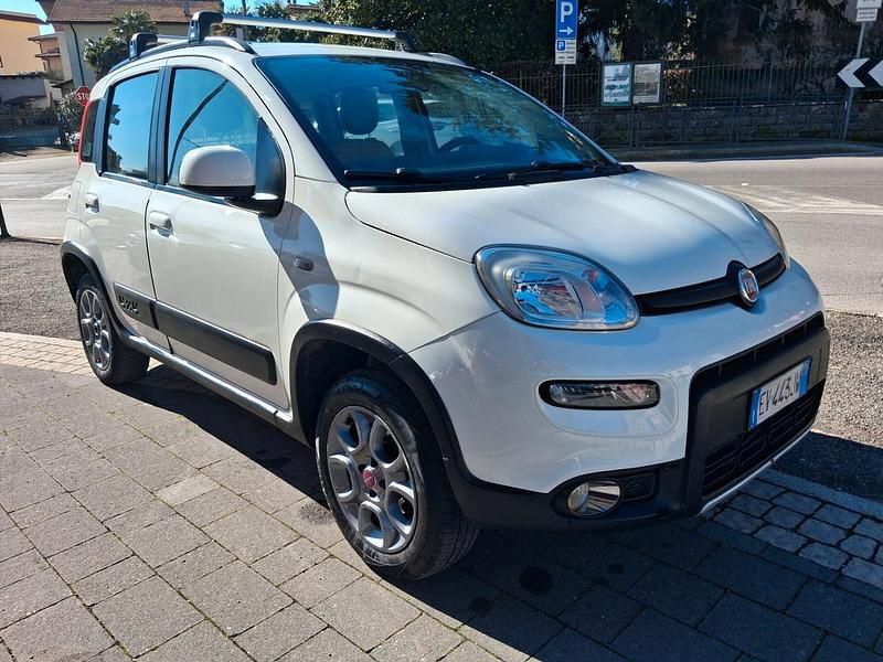 Usata Fiat Panda 4x4 Climbing 80 CV (58 kW) 2014 Bianco Utilitaria