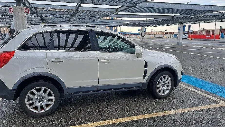 Usata Opel Antara 163 CV (119 kW) 2011 Bianco SUV