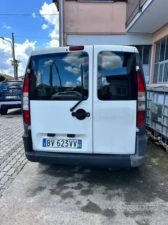 Usata Fiat Doblò 101 CV (74 kW) 2001 Bianco Monovolume