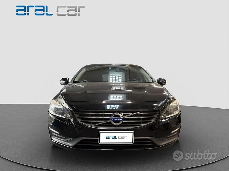 Usata Volvo V60 Kinetic 120 CV (88 kW) 2014 Nero Station wagon