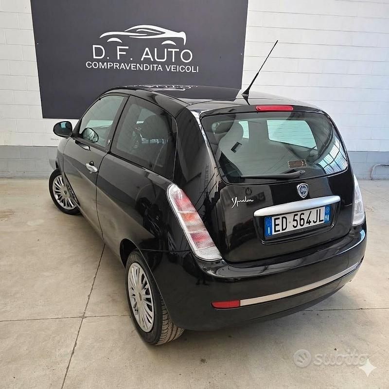 Usata Lancia Ypsilon 60 CV (44 kW) 2009 Nero Utilitaria