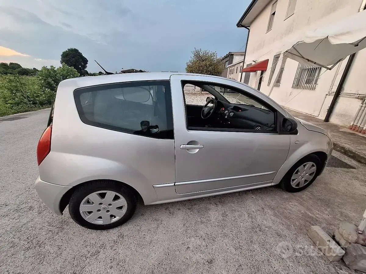 Usata Citroën C2 60 CV (44 kW) 2004 Grigio Utilitaria