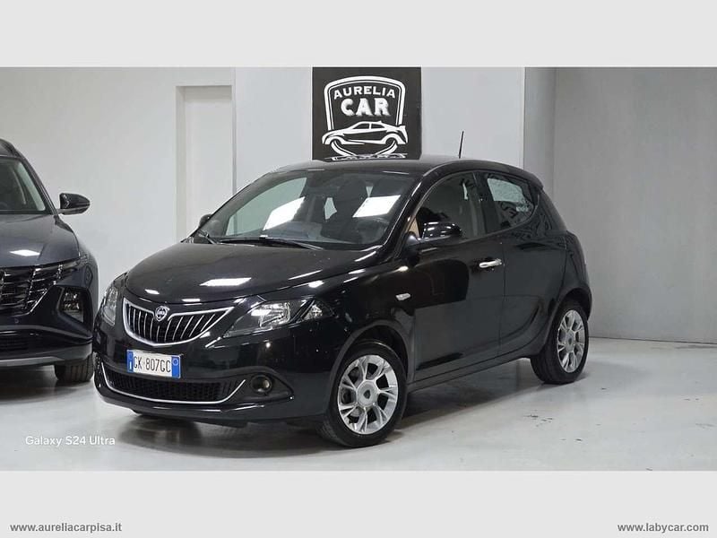 Usata Lancia Ypsilon Gold 69 CV (50 kW) 2022 Nero Utilitaria