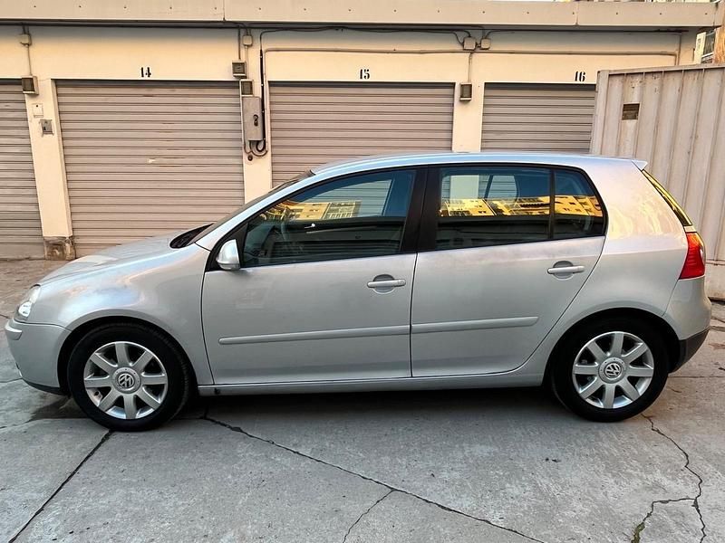 Usata VW Golf IV Sportline 116 CV (85 kW) 2005 Argento Berlina