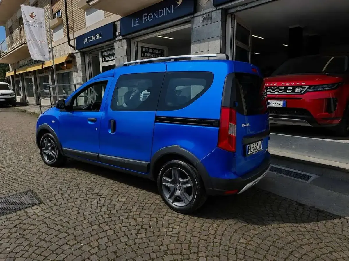 Usata Dacia Dokker Stepway 90 CV (66 kW) 2017 Blu/azzurro Monovolume