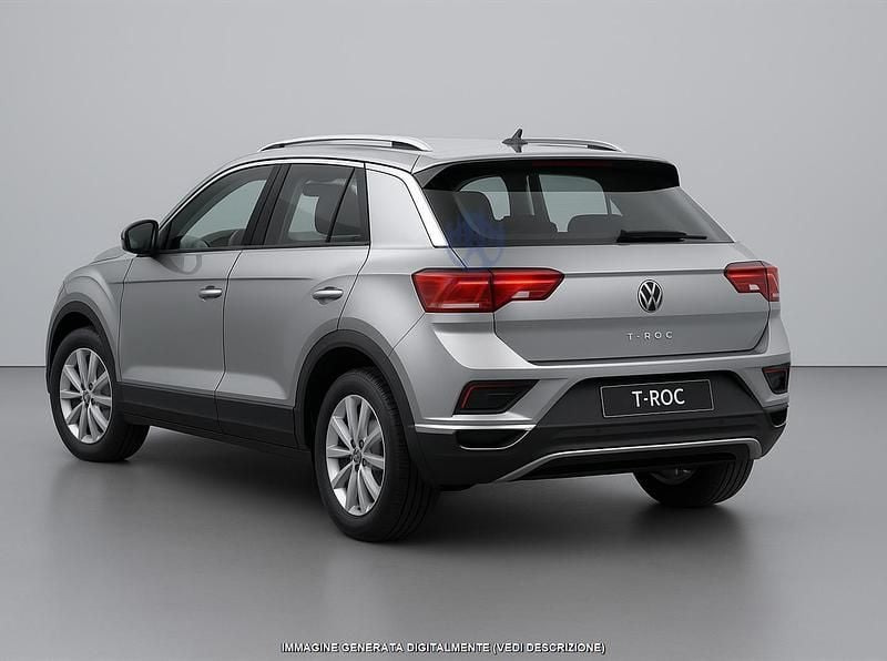 Usata VW T-Roc Move 116 CV (85 kW) 2024 Argento SUV
