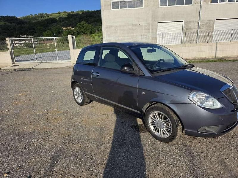 Usata Lancia Ypsilon 75 CV (55 kW) 2007 Utilitaria