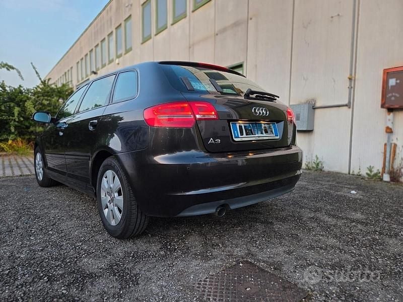 Usata Audi A3 Attraction 105 CV (77 kW) 2010 Marrone Utilitaria