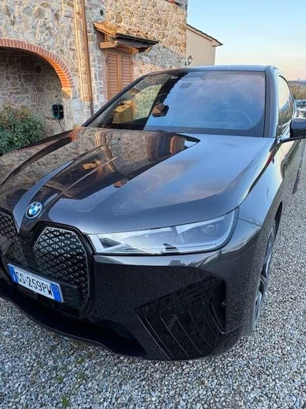 Usata BMW iX 102 kW (139 CV) 2024 Grigio SUV