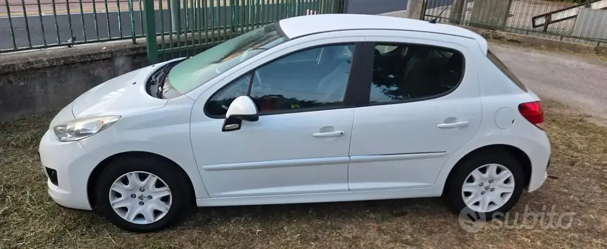 Usata Peugeot 207 70 CV (51 kW) 2013 Bianco Berlina