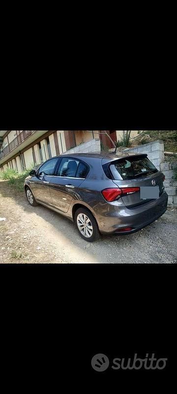 Usata Fiat Tipo 120 CV (88 kW) 2017 Grigio Berlina