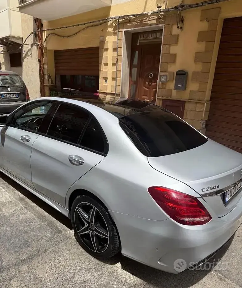 Usata Mercedes C250 204 CV (150 kW) 2018 Grigio Berlina