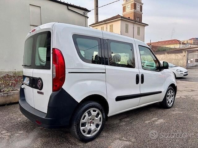 Usata Fiat Doblò Easy 95 CV (69 kW) 2020 Bianco Monovolume