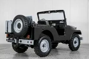 Usata Jeep CJ 76 CV (55 kW) 1969 Nero SUV