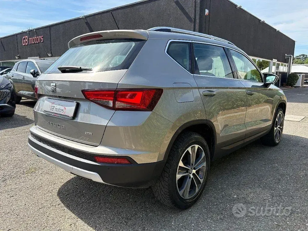 Usata Seat Ateca 4Drive 150 CV (110 kW) 2017 Grigio SUV