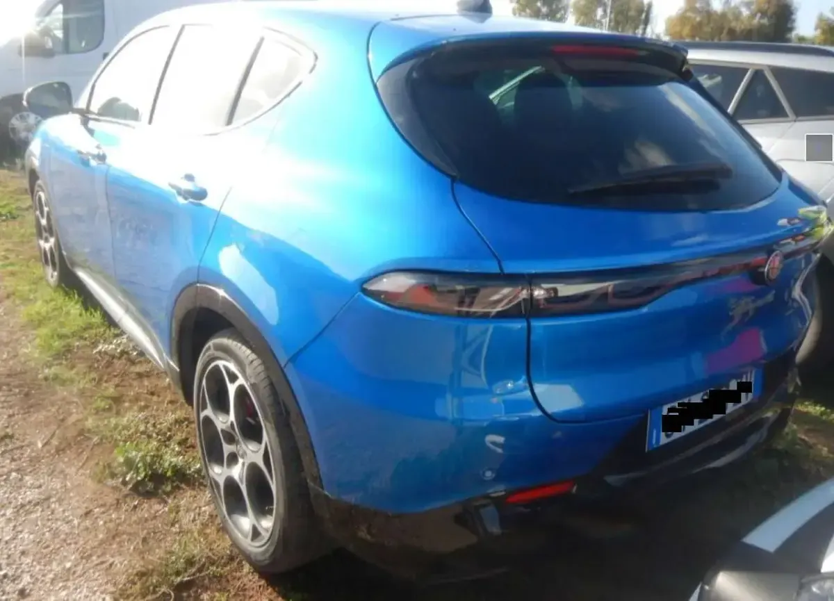 Second-hand Alfa Romeo Tonale Veloce 160 CP (117 kW) 2025 Albastru SUV