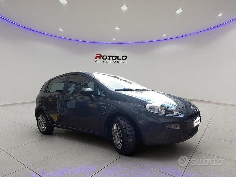 Usata Fiat Punto Lounge 75 CV (55 kW) 2014 Grigio scuro Utilitaria