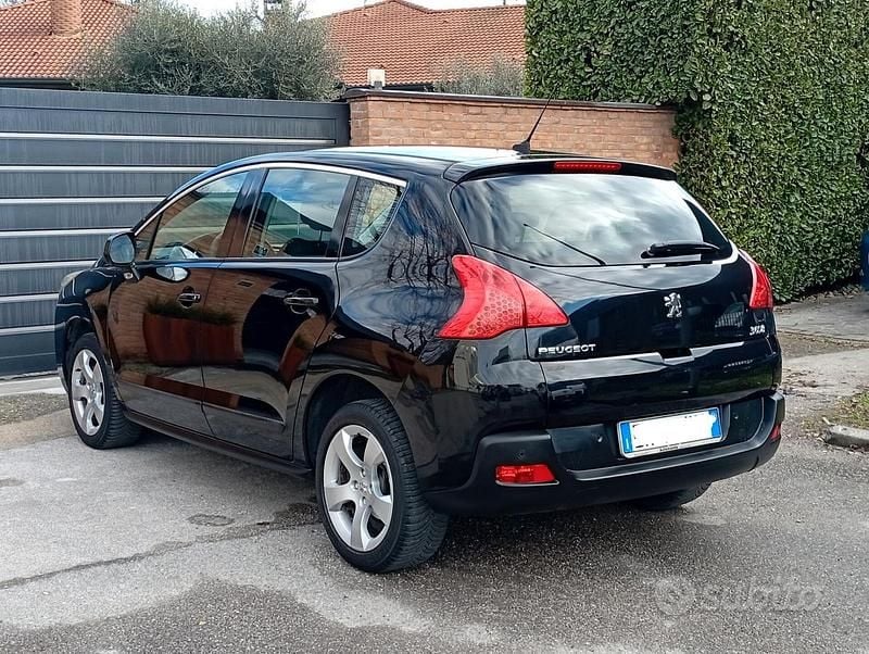 Usata Peugeot 3008 Business-Line 114 CV (83 kW) 2013 Nero Station wagon