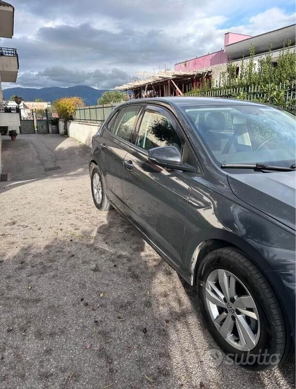 Usata VW Polo 90 CV (66 kW) 2018 Grigio Utilitaria
