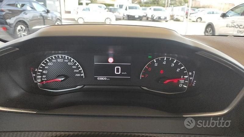 Usata Peugeot 208 Active 101 CV (74 kW) 2022 Nero Utilitaria