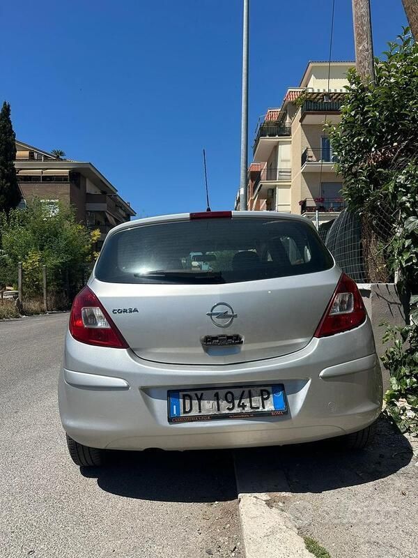 Usata Opel Corsa 75 CV (55 kW) 2009 Grigio Utilitaria