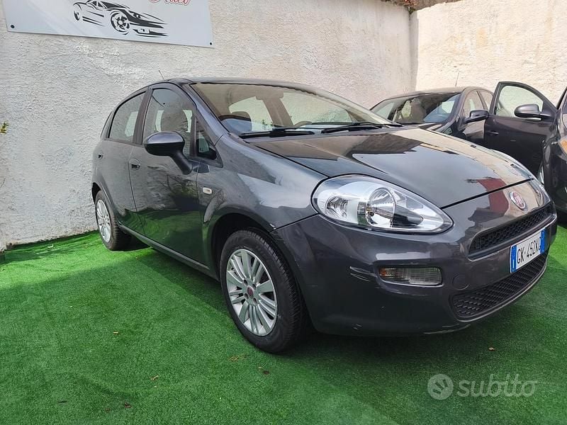 Usata Fiat Punto Pop 69 CV (50 kW) 2012 Grigio Utilitaria