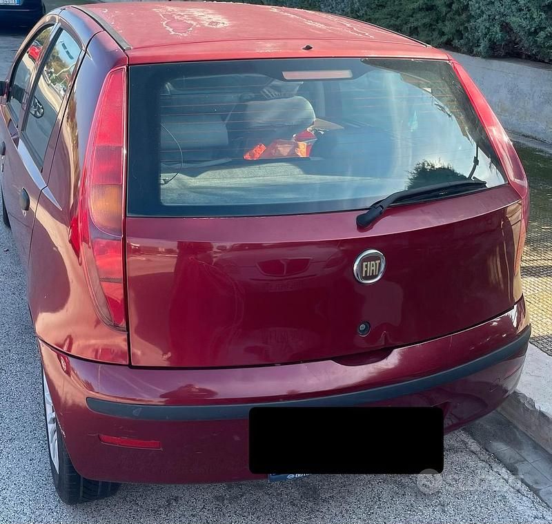 Usata Fiat Punto Classica 77 CV (56 kW) 2009 Rosso Utilitaria