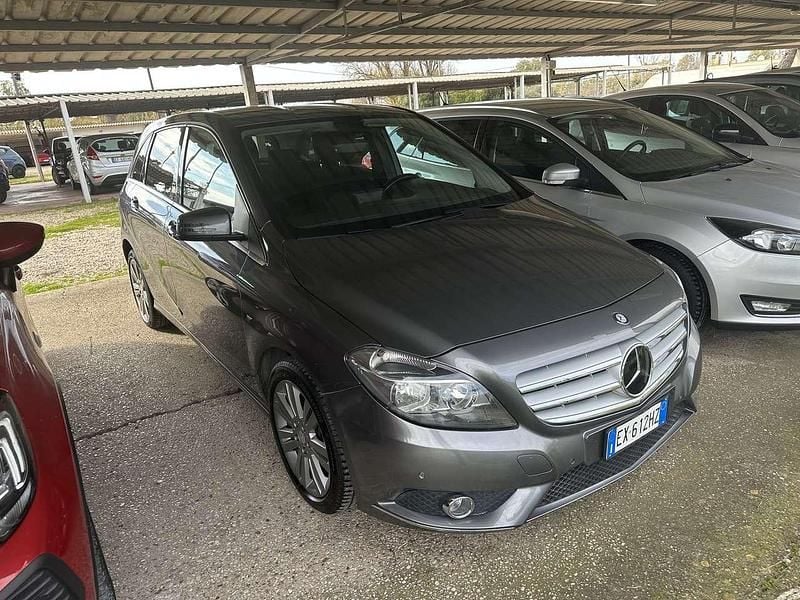 Usata Mercedes B180 Executive 109 CV (80 kW) 2014 Grigio Monovolume
