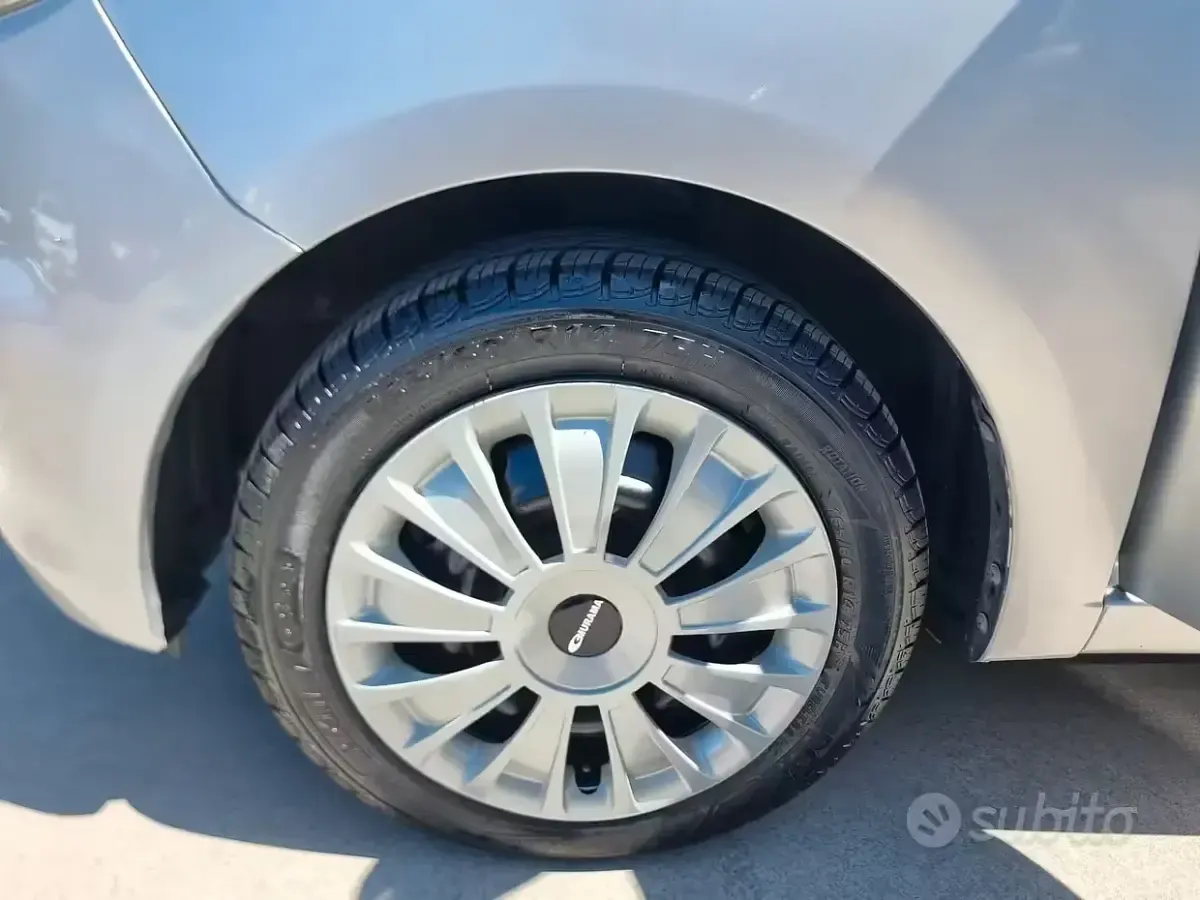 Usata Hyundai i10 69 CV (50 kW) 2012 Grigio Utilitaria