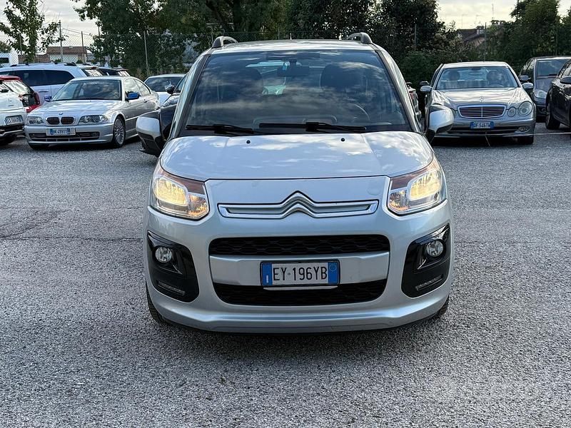 Grigio Usata 2015 Citroën C3 Picasso Exclusive Monovolume | 4300 € (Ottimo prezzo) - Immagine 1/4