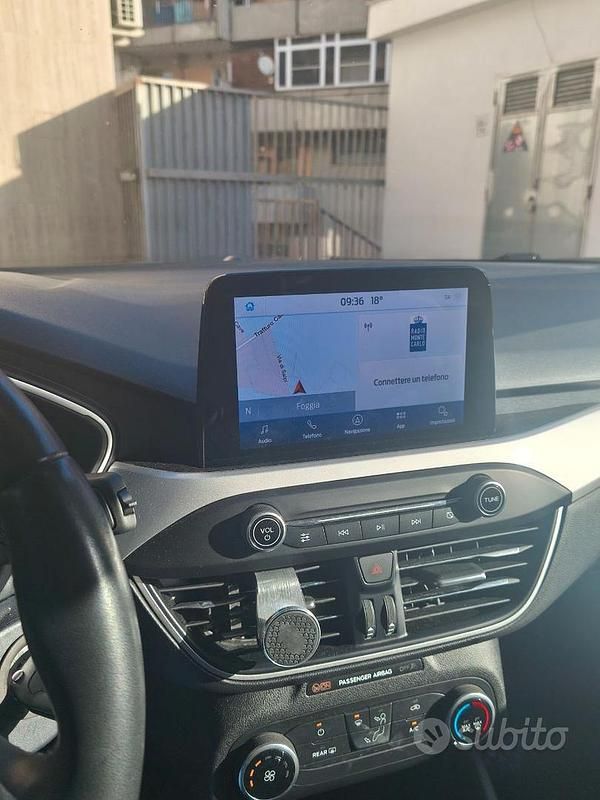 Usata Ford Focus 120 CV (88 kW) 2020 Grigio Station wagon