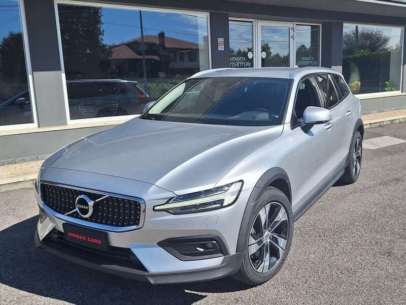 Argento Usata 2019 Volvo V60 CC Business Edition Station wagon | 15.500 € (Buon prezzo) - Immagine 1/4