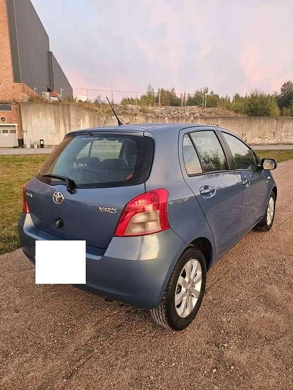 Usata Toyota Yaris Sol 75 CV (55 kW) 2007 Blu/azzurro Utilitaria