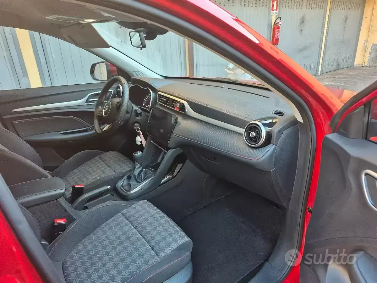 Usata MG ZS 106 CV (77 kW) 2024 Rosso SUV