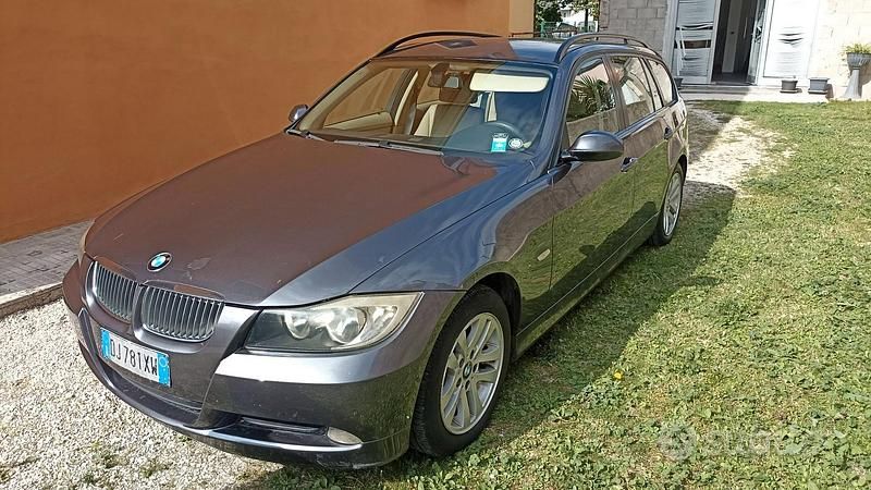 Usata BMW 318 122 CV (89 kW) 2007 Grigio Station wagon