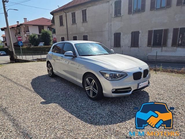 Usata BMW 116 Sport Line 116 CV (85 kW) 2014 Argento Utilitaria