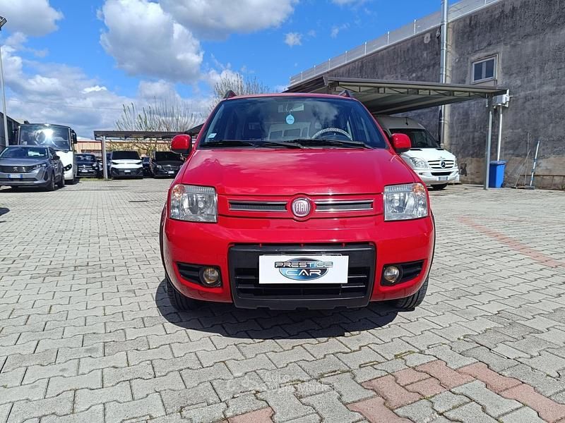 Usata Fiat Panda Climbing 60 CV (44 kW) 2009 Rosso Utilitaria