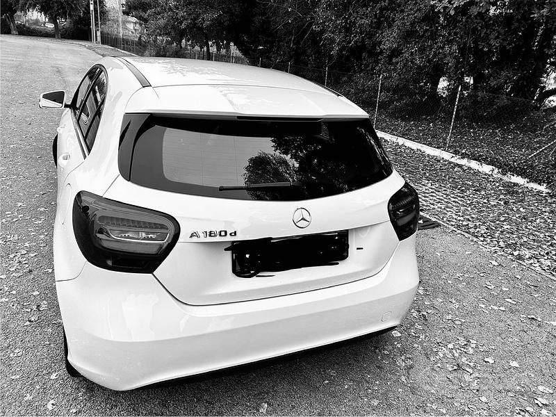 Usata Mercedes A180 110 CV (80 kW) 2017 Bianco Berlina